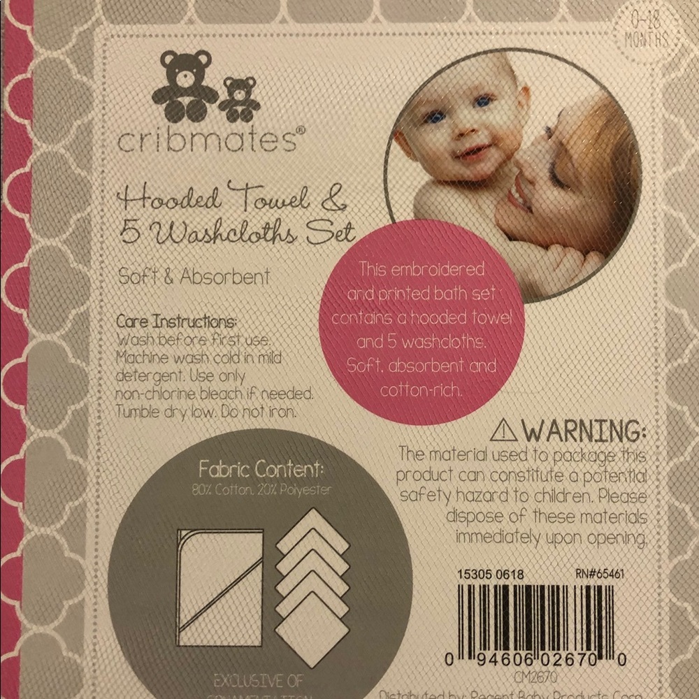 Hooded flamingo towel and washcloths set